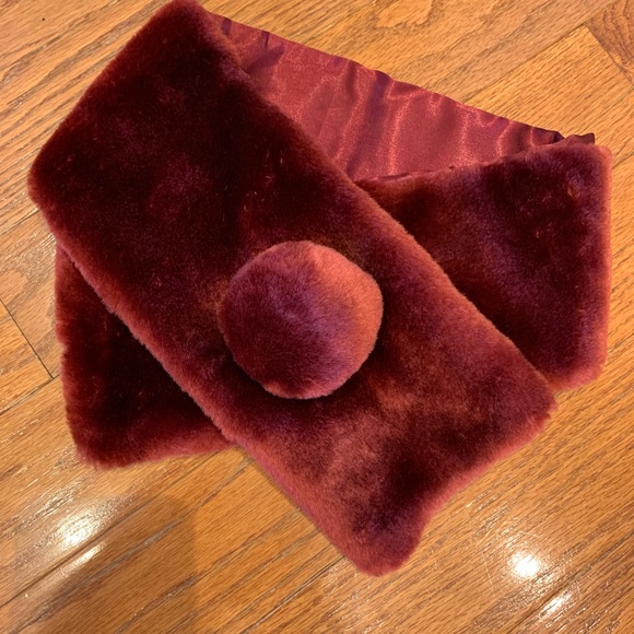 Cozy Faux Fur Shawl Collar with Pom Fastener - Picture 1 of 8